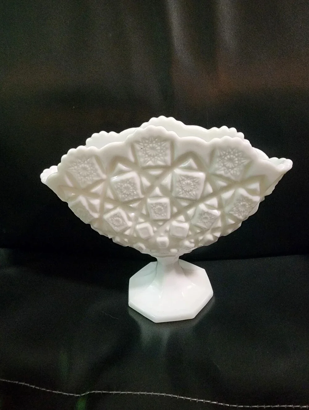 Vintage Westmoreland Milk Glass Pedestal Fan Vase Old Quilt Pattern